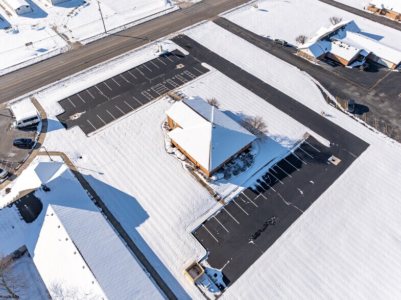 More Photos Of 1752 W High St, Piqua Medical For Sale