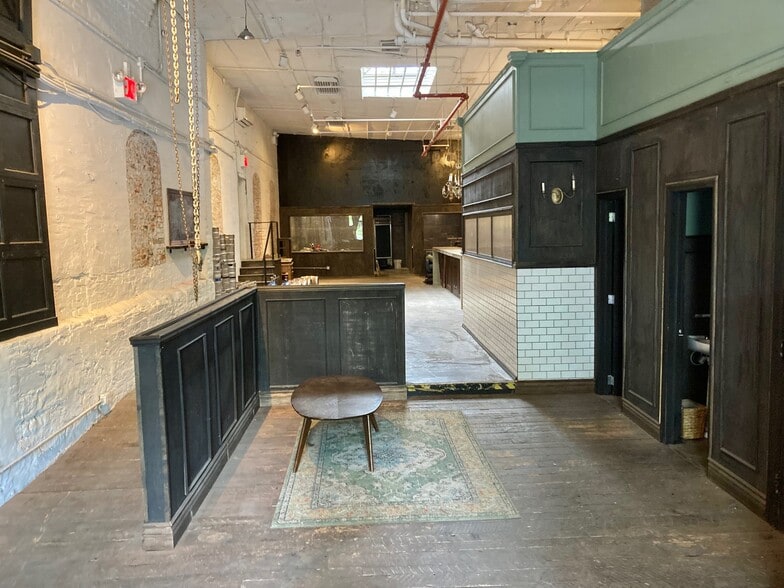 More Photos Of 49 Monroe St, New York Warehouse For Lease