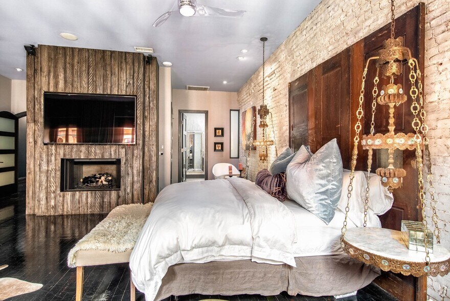 More Photos Of 213 Printers Aly, Nashville General Retail For Sale