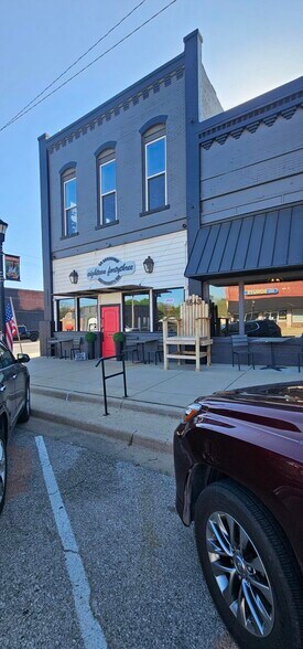 Primary Photo Of 124 S Broadway St, Coweta Storefront For Sale