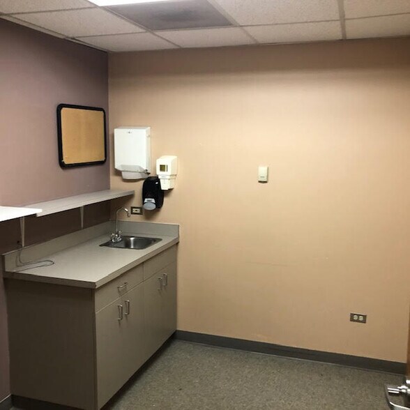 More Photos Of 4700 E Iliff Ave, Denver Medical For Sale