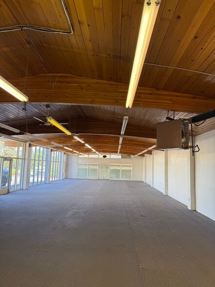 More Photos Of 2636 Willamette St, Eugene Freestanding For Sale