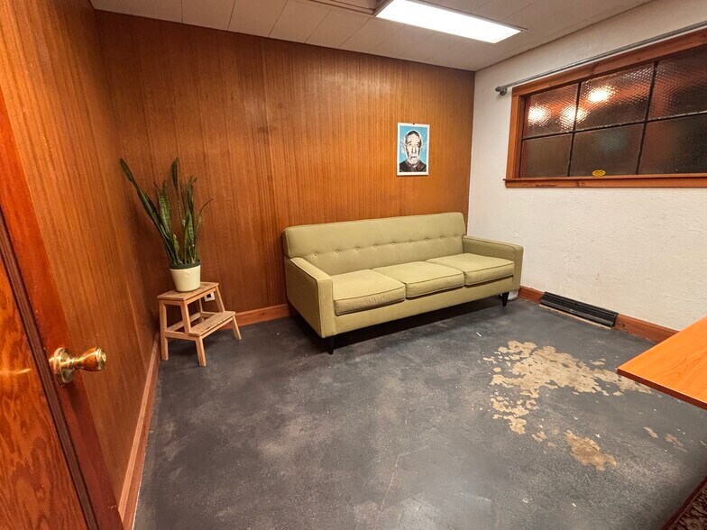 More Photos Of 2925 NE Glisan St, Portland Coworking Space