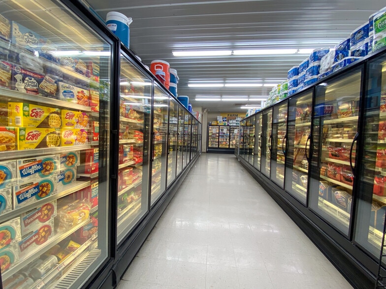 More Photos Of 25817 State Hwy 64, Pittsburg Supermarket For Sale