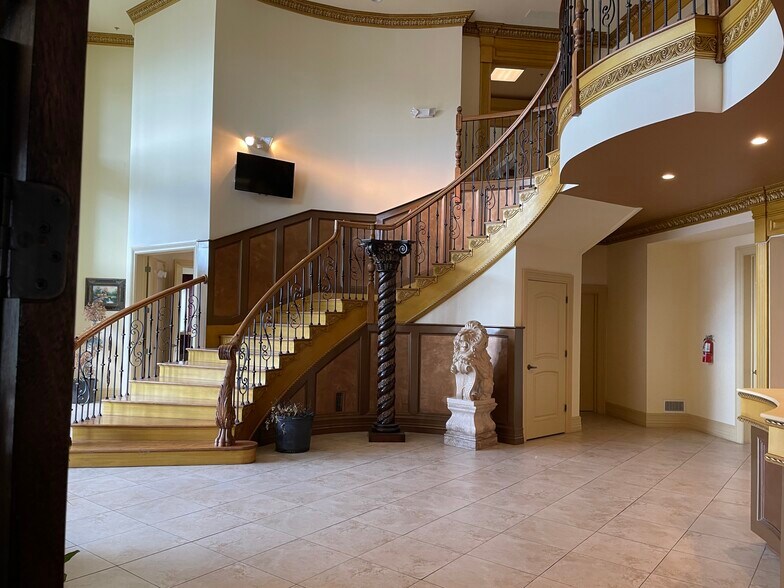 More Photos Of 10065-10067 Sandmeyer Ln, Philadelphia Light Distribution For Lease