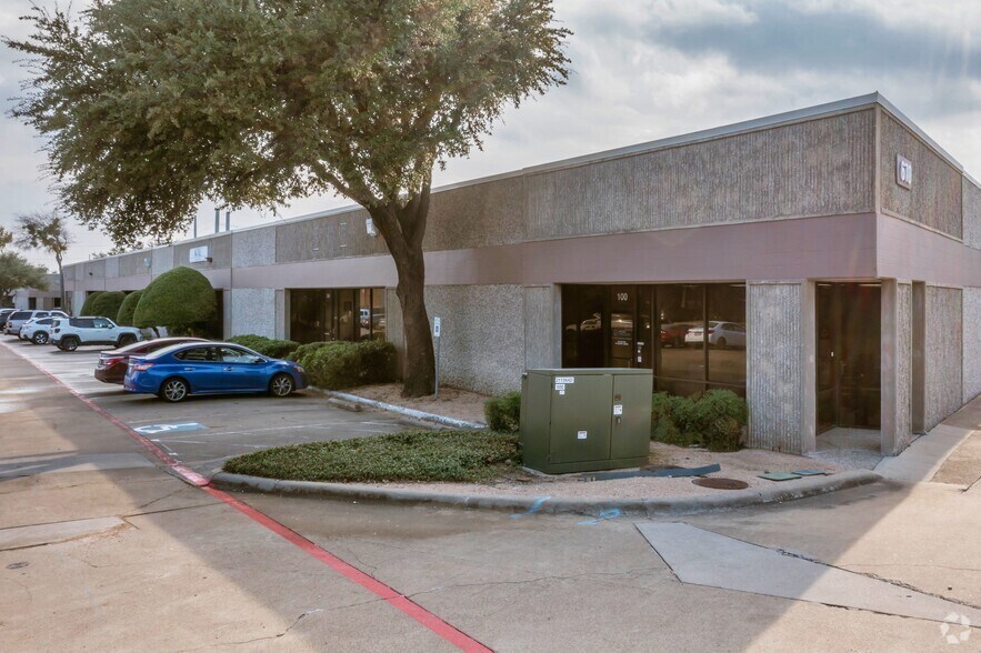 More Photos Of 640 International Pkwy, Richardson Unknown For Lease