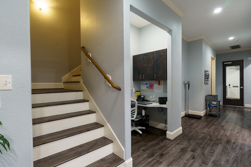 More Photos Of 13688 Breton Ridge St, Houston Medical For Sale
