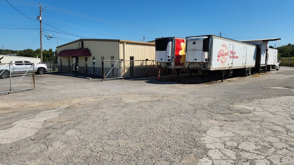 More Photos Of 5300 S Middlebrook Pike, Knoxville Industrial For Sale
