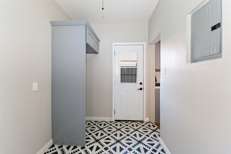 More Photos Of 1703 S Burlington Ave, Los Angeles Apartments For Sale