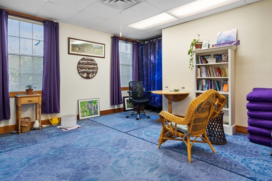 More Photos Of 41 Liberty Hill Rd, Henniker Medical For Sale