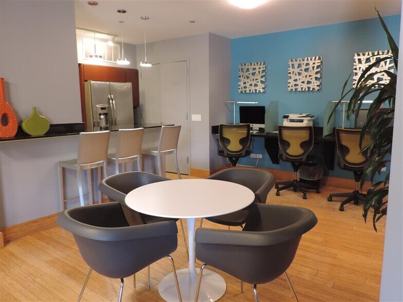 More Photos Of 1209 W Arthur Ave, Chicago Apartments For Lease