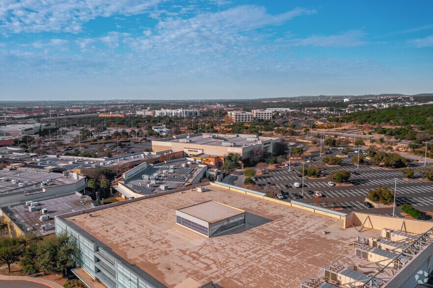 More Photos Of 15900 La Cantera Pky, San Antonio Unknown For Lease