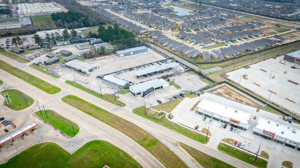 More Photos Of 27210 State Highway 249, Tomball Showroom For Lease