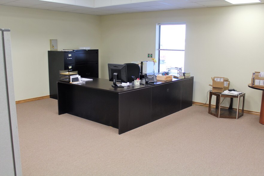 More Photos Of 340 Industrial Park Dr, Fairfield Warehouse For Sale