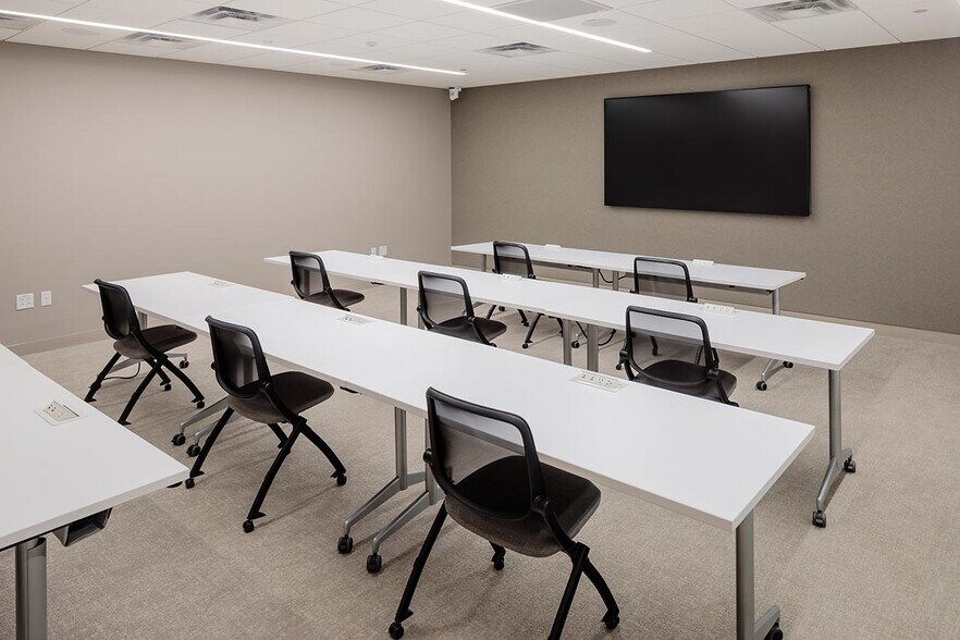 More Photos Of 404 Wyman St, Waltham Office For Lease