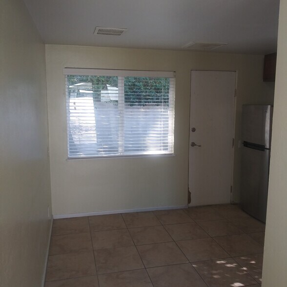 More Photos Of 571 Desert Way, Palm Springs Multifamily For Sale