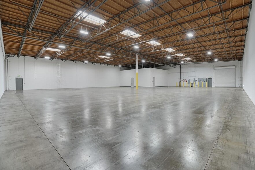 More Photos Of 9439 Archibald Ave, Rancho Cucamonga Unknown For Lease