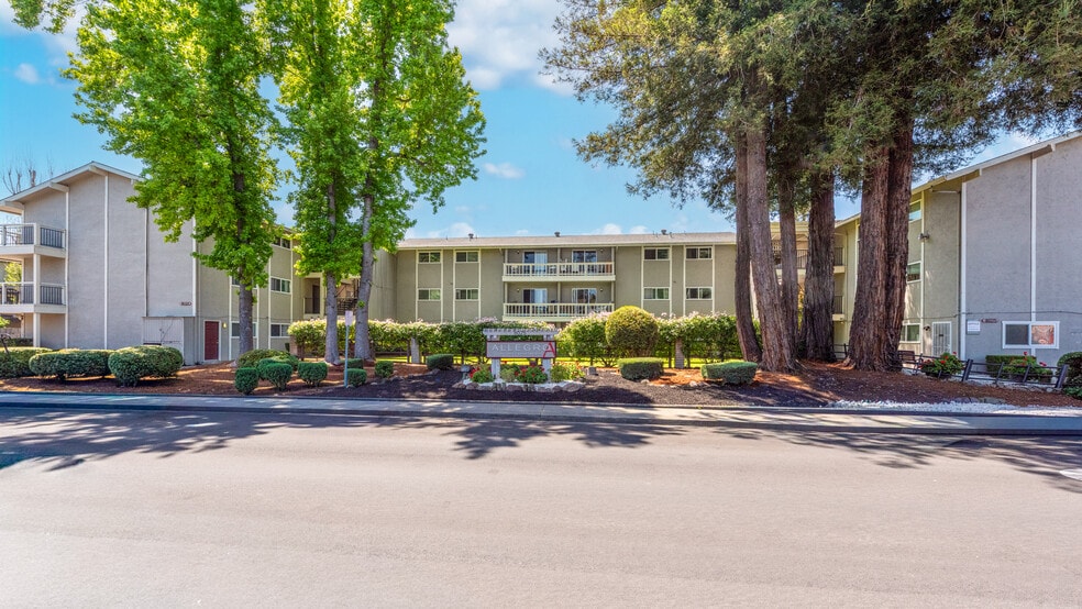 More Photos Of 8025 Beverly Dr, Rohnert Park Apartments For Sale