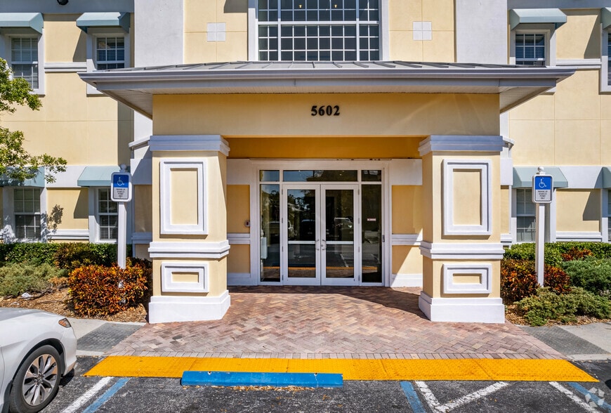 More Photos Of 5602 Marquesas Cir, Sarasota Office For Lease