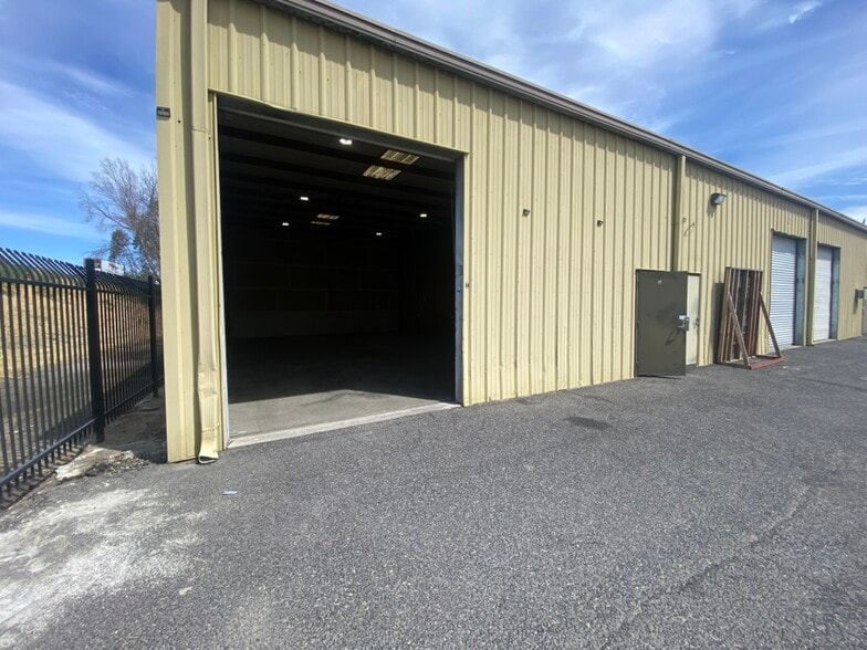 More Photos Of 1511 Lone Palm Ave, Modesto Warehouse For Lease