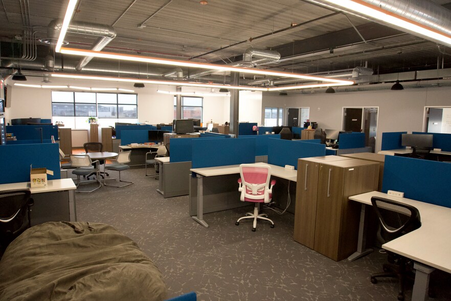 More Photos Of 3285 47th St S, Fargo Office For Sale