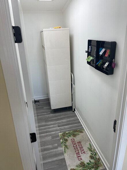 More Photos Of 10137 W HWY 30, Wanatah Flex For Sale