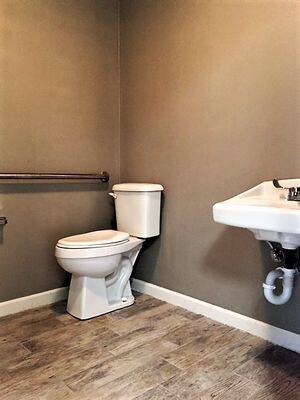 More Photos Of 653 E Madison Ave, Bastrop General Retail For Lease