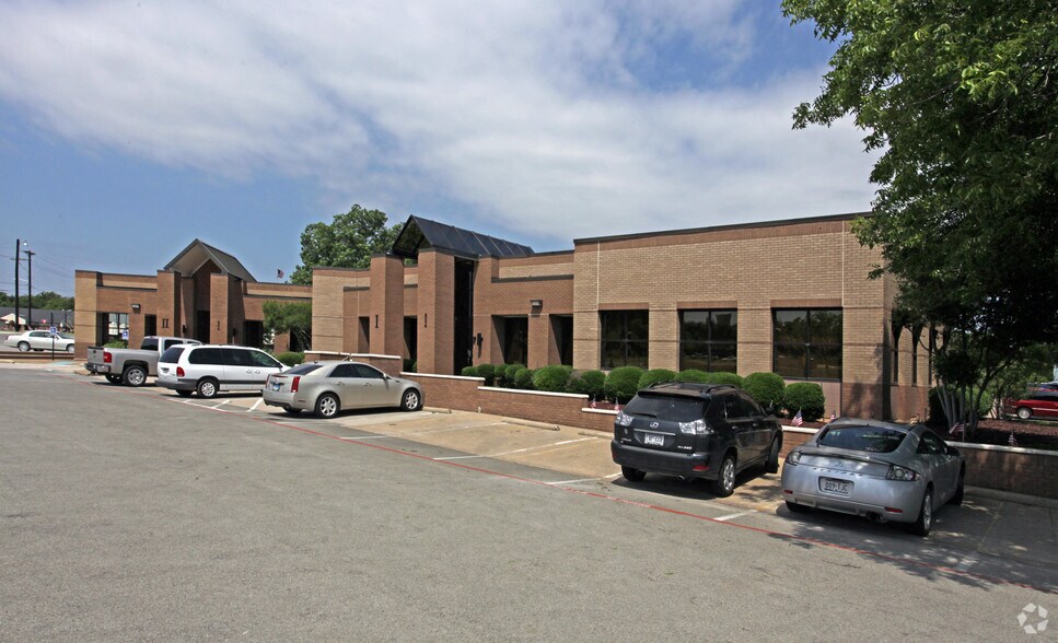 More Photos Of 804 Santa Fe Dr, Weatherford Office For Lease