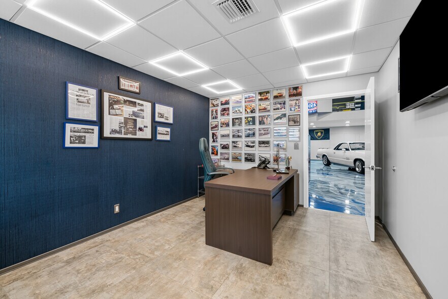 More Photos Of 2175 N Andrews Ave, Pompano Beach Industrial For Sale