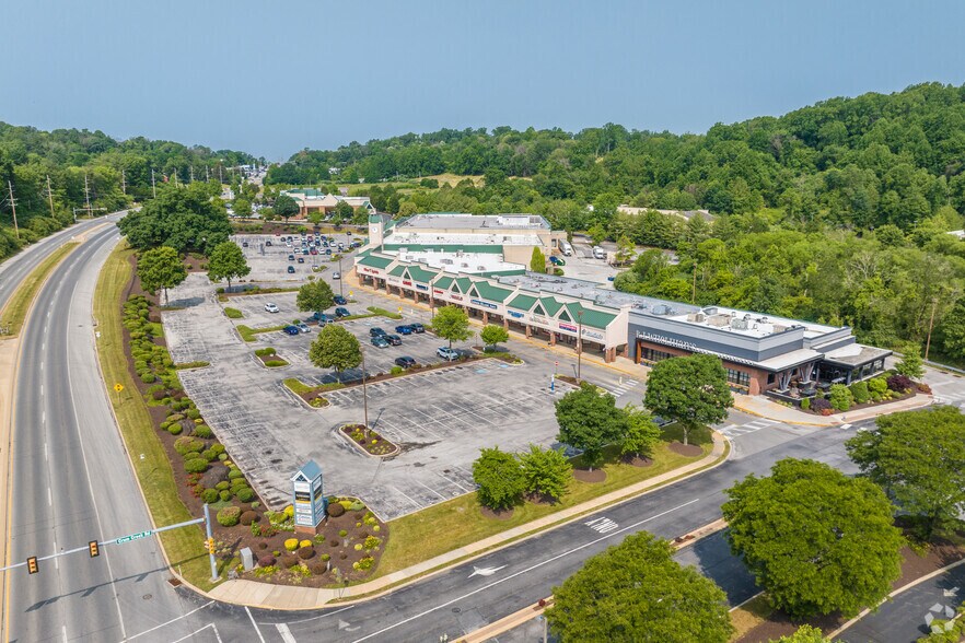 More Photos Of 4855 West Chester Pike, Newtown Square Unknown For Lease
