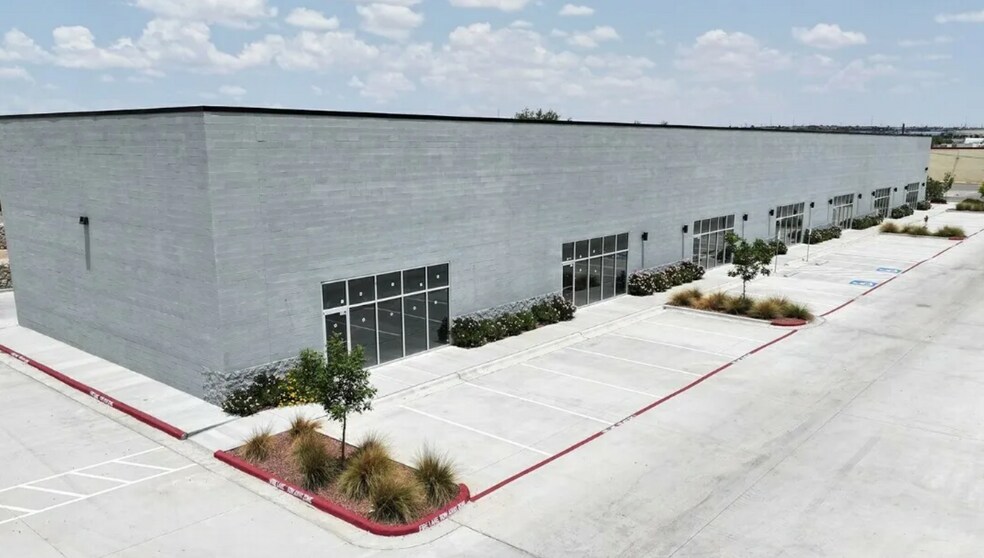 More Photos Of 501 Zaragoza Rd, El Paso Light Manufacturing For Sale