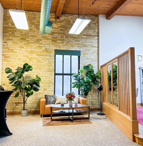 More Photos Of 231 E Buffalo St, Milwaukee Office For Sale