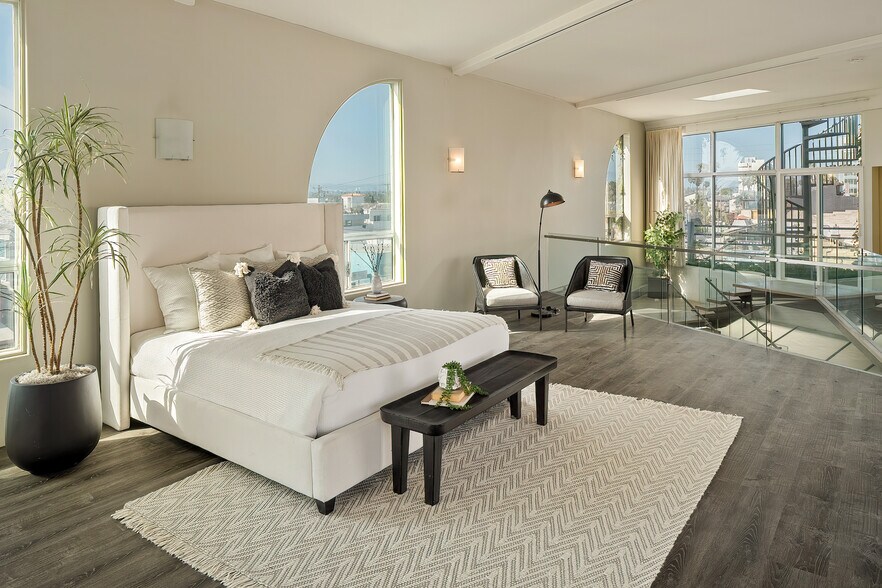 More Photos Of 3111 Ocean Front Walk, Marina Del Rey Apartments For Sale