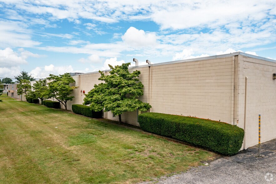More Photos Of 100 Niantic Ave, Providence Manufacturing For Lease