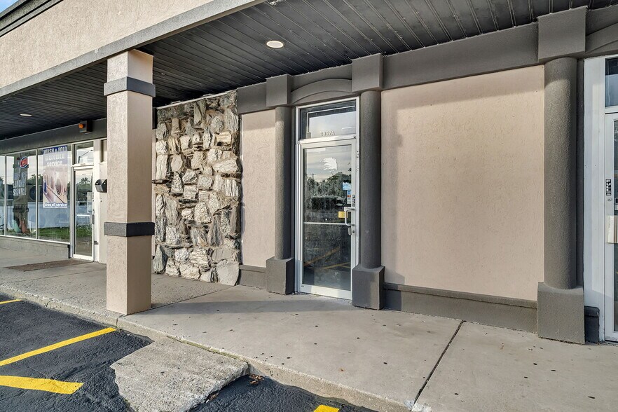 More Photos Of 2357 Plainfield Rd, Crest Hill General Retail For Lease