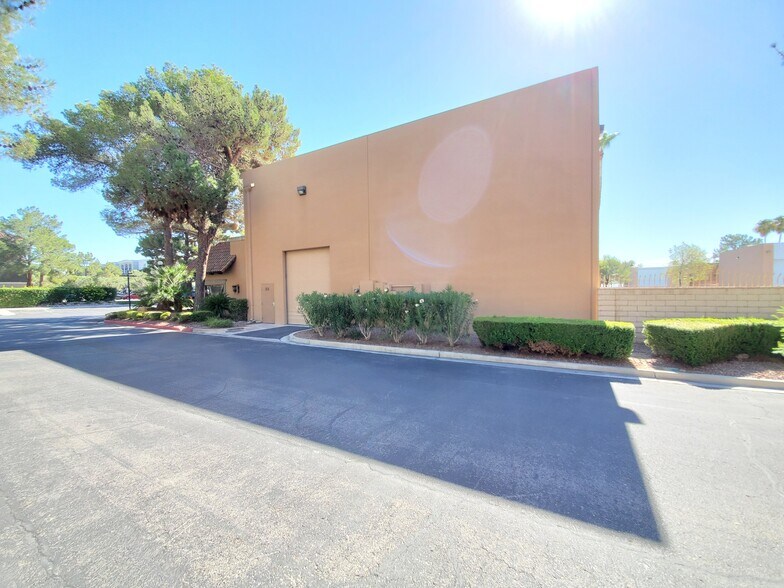 More Photos Of 145 E Reno Ave, Las Vegas Airplane Hangar For Sale