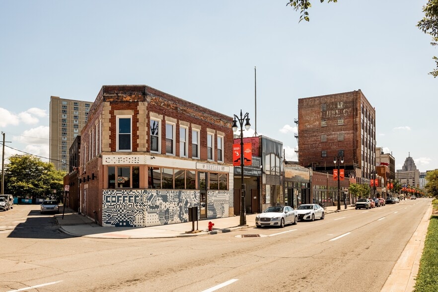 More Photos Of 1494 Gratiot Ave, Detroit Storefront Retail Residential For Sale