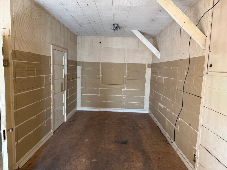 More Photos Of 217 Percy Ave, Yuba City Storefront For Sale