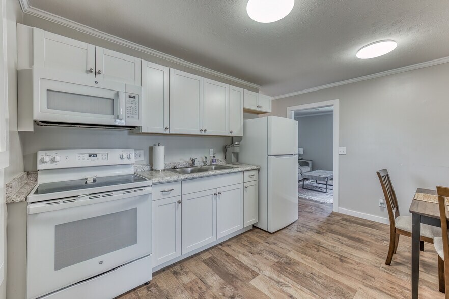 More Photos Of 1300 Holyoke St, Kingsport Apartments For Sale
