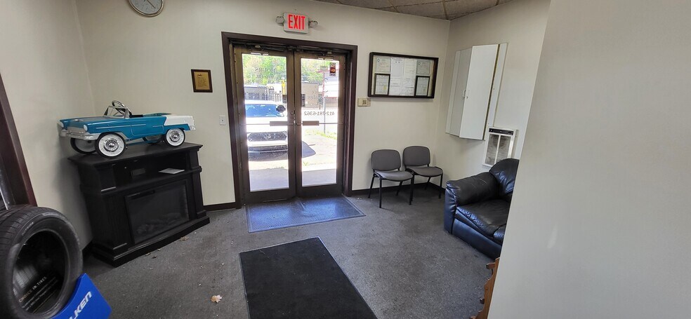 More Photos Of 582 Butler St, Pittsburgh Auto Repair For Sale