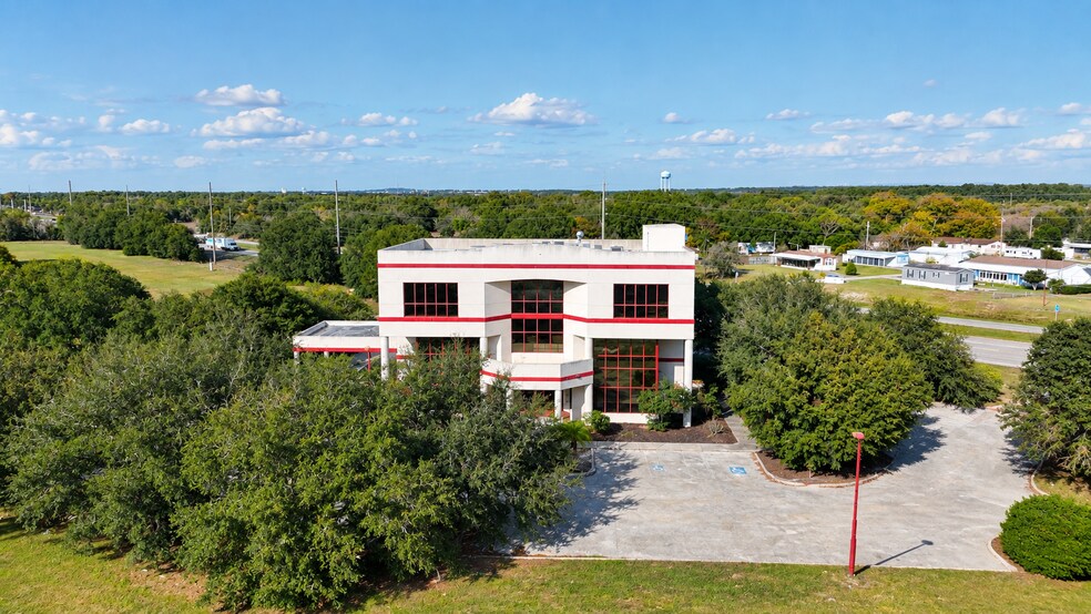 More Photos Of 2301 Longleaf Blvd, Lake Wales Office For Lease