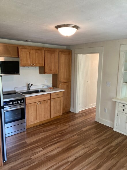 More Photos Of 8605 SE 11th Ave, Portland Apartments For Sale
