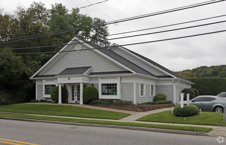 Primary Photo Of 311 Barnum Ave, Port Jefferson Medical For Sale