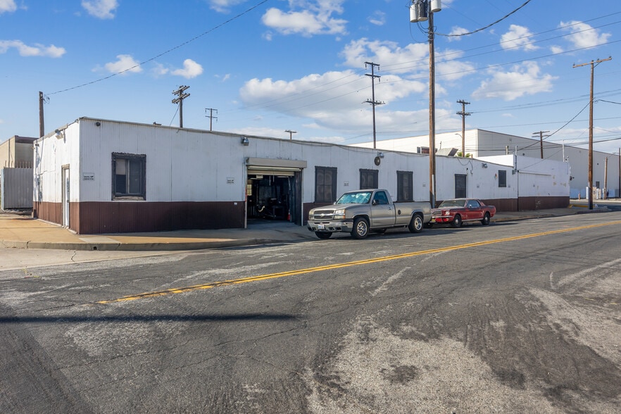 More Photos Of 2455 E 52nd St, Los Angeles Warehouse For Sale