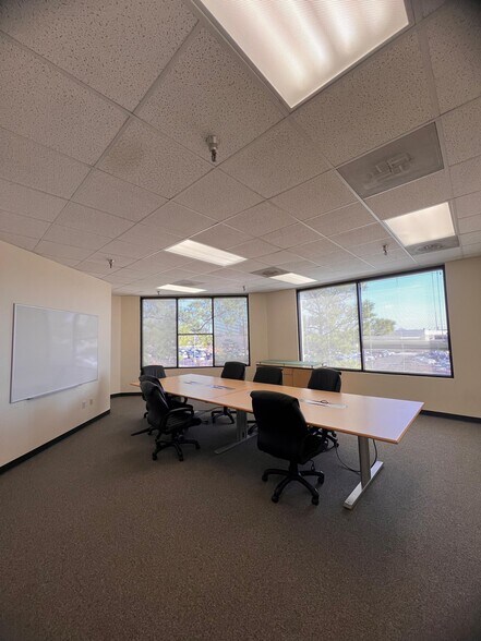 More Photos Of 7201-7203 Pinemont Dr, Houston Flex For Lease