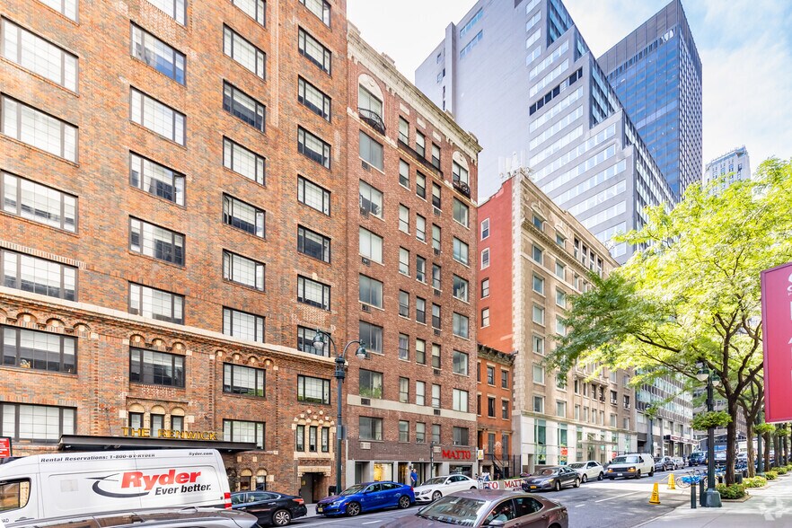 More Photos Of 114 E 40th St, New York Apartments For Lease