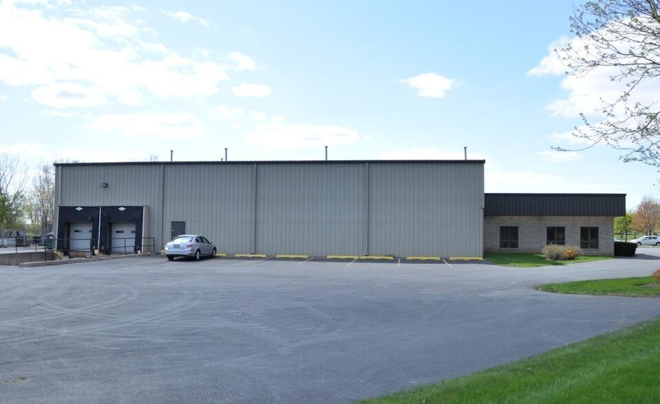 More Photos Of 11313 Smith Dr, Huntley Warehouse For Lease