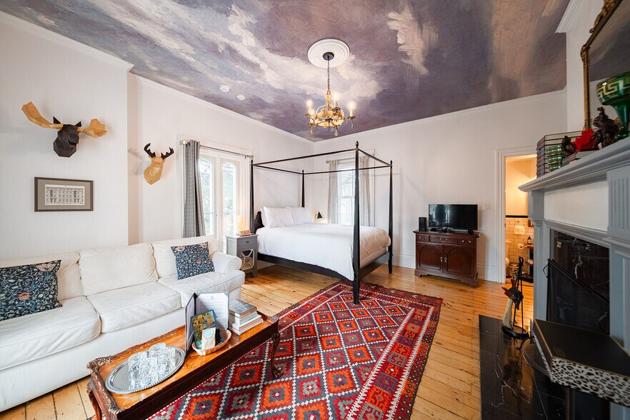 More Photos Of 343 Main St E, Picton Hotel For Sale