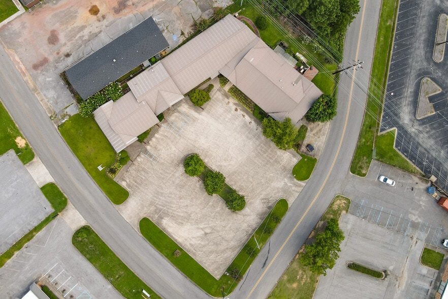 More Photos Of 730 Memorial Dr, Bessemer Medical For Sale