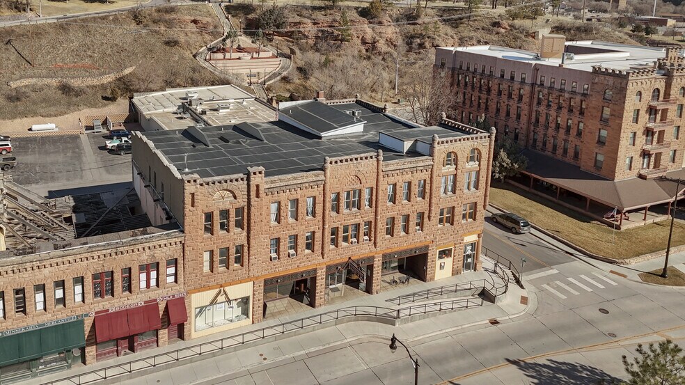 Primary Photo Of 603 N River St, Hot Springs Hotel For Sale